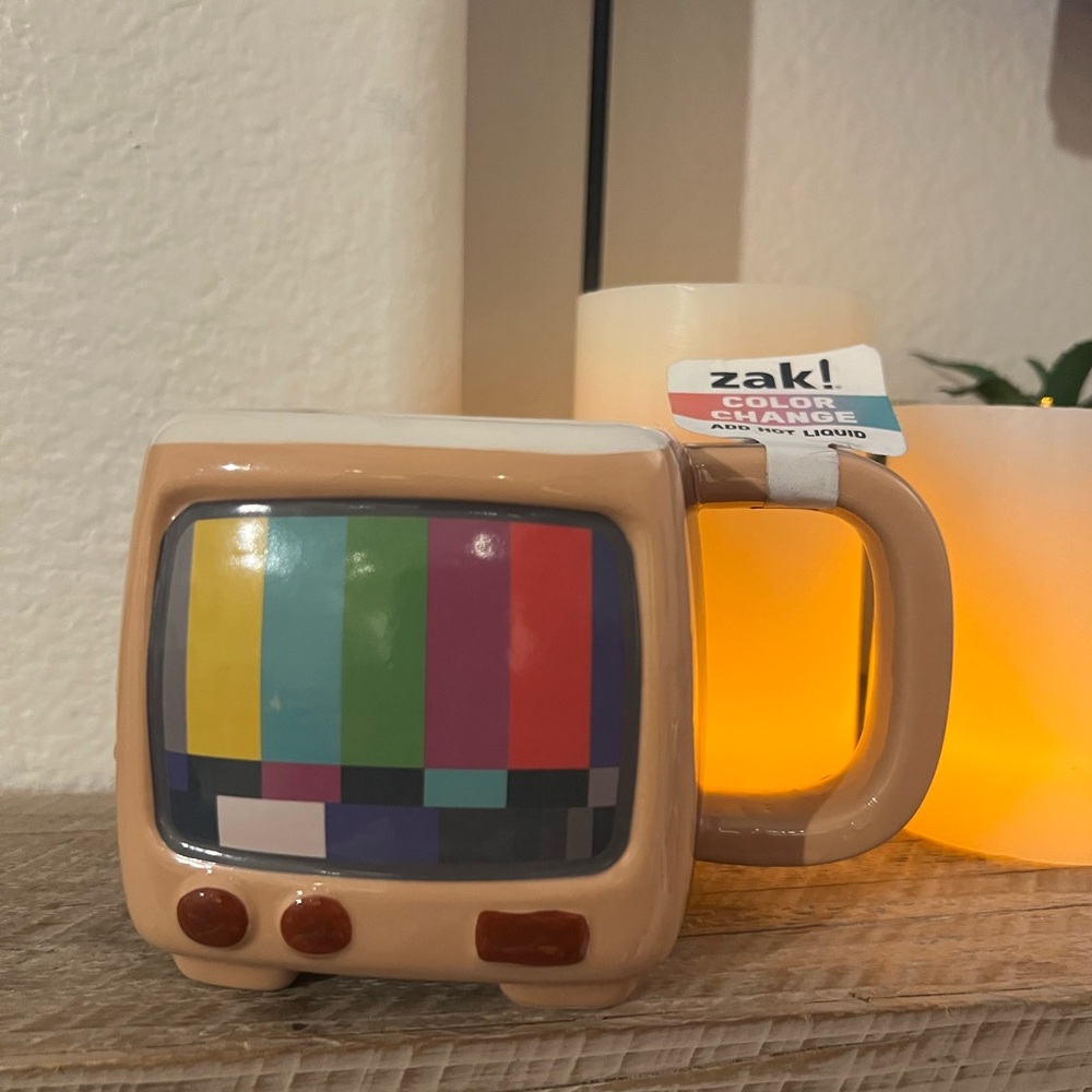 ZAK! DESIGNS INC~TV Mug|Cup COLOR CHANGING